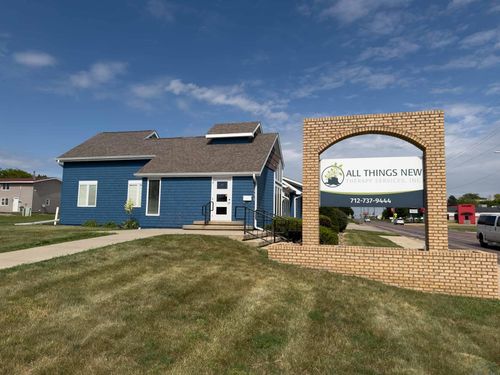 317 8th St Sw, Orange City, IA, 51041 | Card Image
