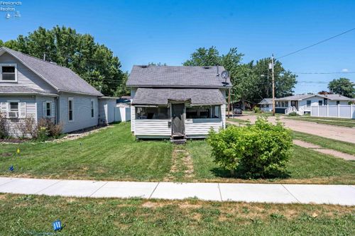 1017 E State Street, Port Clinton, OH, 43452 | Card Image