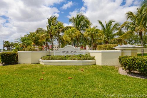 3902 Sabal Way, FORT PIERCE, FL, 34981-5117 | Card Image