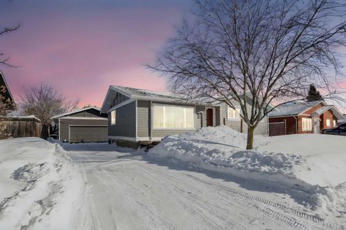 208 Silica Pl, Fort Mcmurray, AB, T9H2Z8 | Card Image