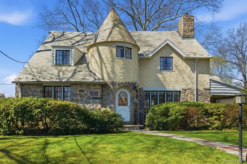 5 Seymour Pl, White Plains, NY, 10605-3519 | Card Image