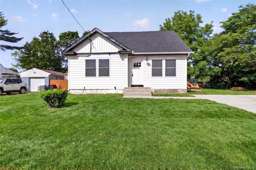 68 Cyprus Ave, Brentwood, NY, 11717-3628 | Card Image