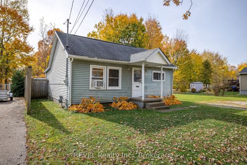 3229 Grove Ave, Ridgeway, ON, L0S1N0 | Card Image