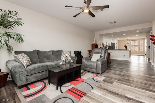 Family room on the second level | Image 6