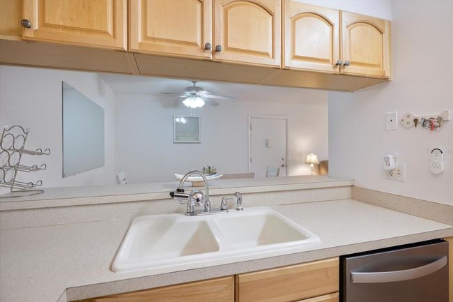 APT-108 - 752 White Pine Tree Rd, Condo with 2 bedrooms, 2 bathrooms and null parking in VENICE FL | Image 6