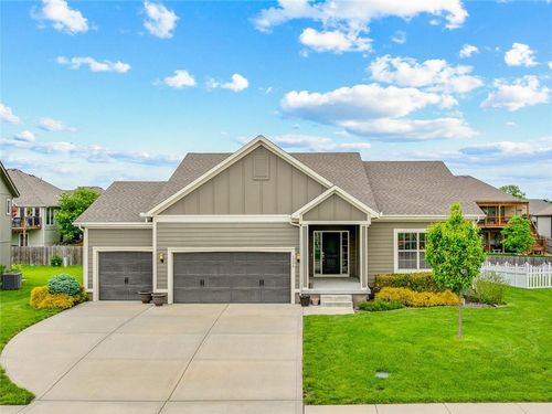 1206 Johnston Dr, Raymore, MO, 64083-9677 | Card Image