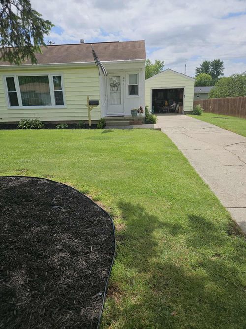 851 Crescent Dr, Urbana, OH, 43078-2219 | Card Image