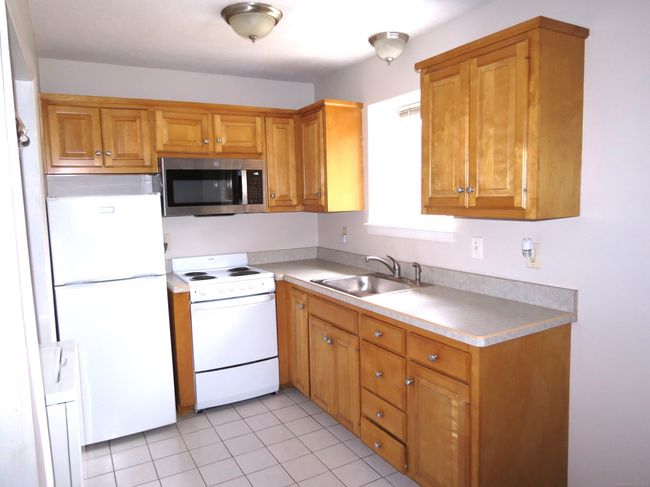 APT-13 - 492 S Street Ext, Condo with 1 bedrooms, 1 bathrooms and null parking in Bristol CT | Image 6