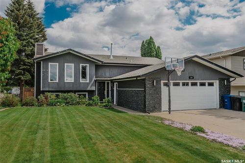 335 Thain Cres, Saskatoon, SK, S7K6N1 | Card Image