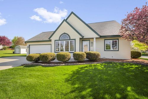 W143N9776 Ridgewood Lane, Germantown, WI, 53022 | Card Image