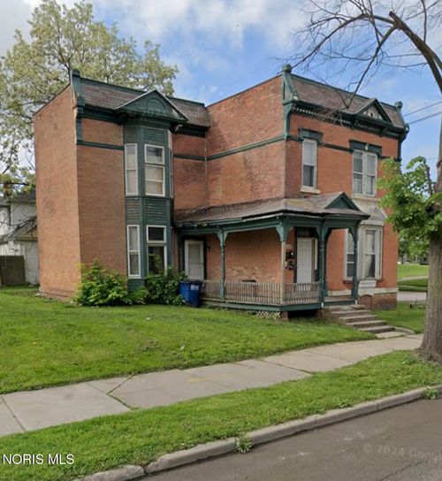 902 Huron St, Toledo, OH, 43604-2511 | Card Image