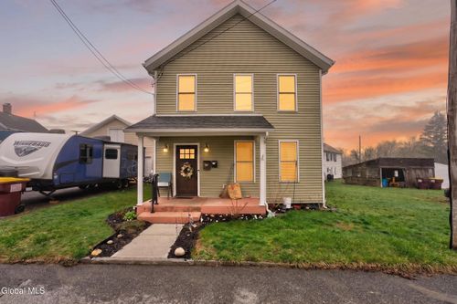 8 Elbow St, Greenwich, NY, 12834-1311 | Card Image