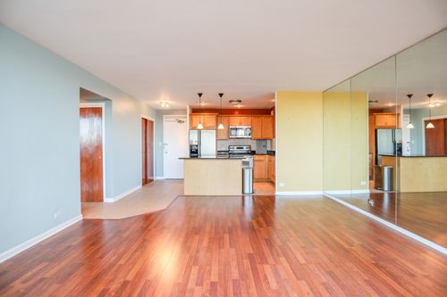 620-3600 N Lake Shore Drive, Chicago, IL, 60613 | Card Image