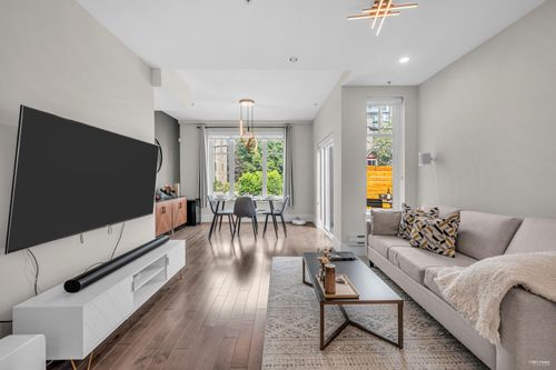 333 E 7th Ave, Vancouver, BC, V5T1M9 | Card Image