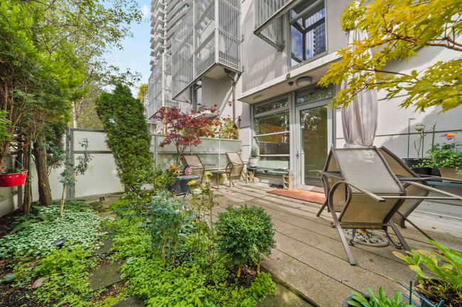 237 - 188 Keefer Place, Townhouse with 2 bedrooms, 2 bathrooms and 1 parking in Vancouver BC | Image 22