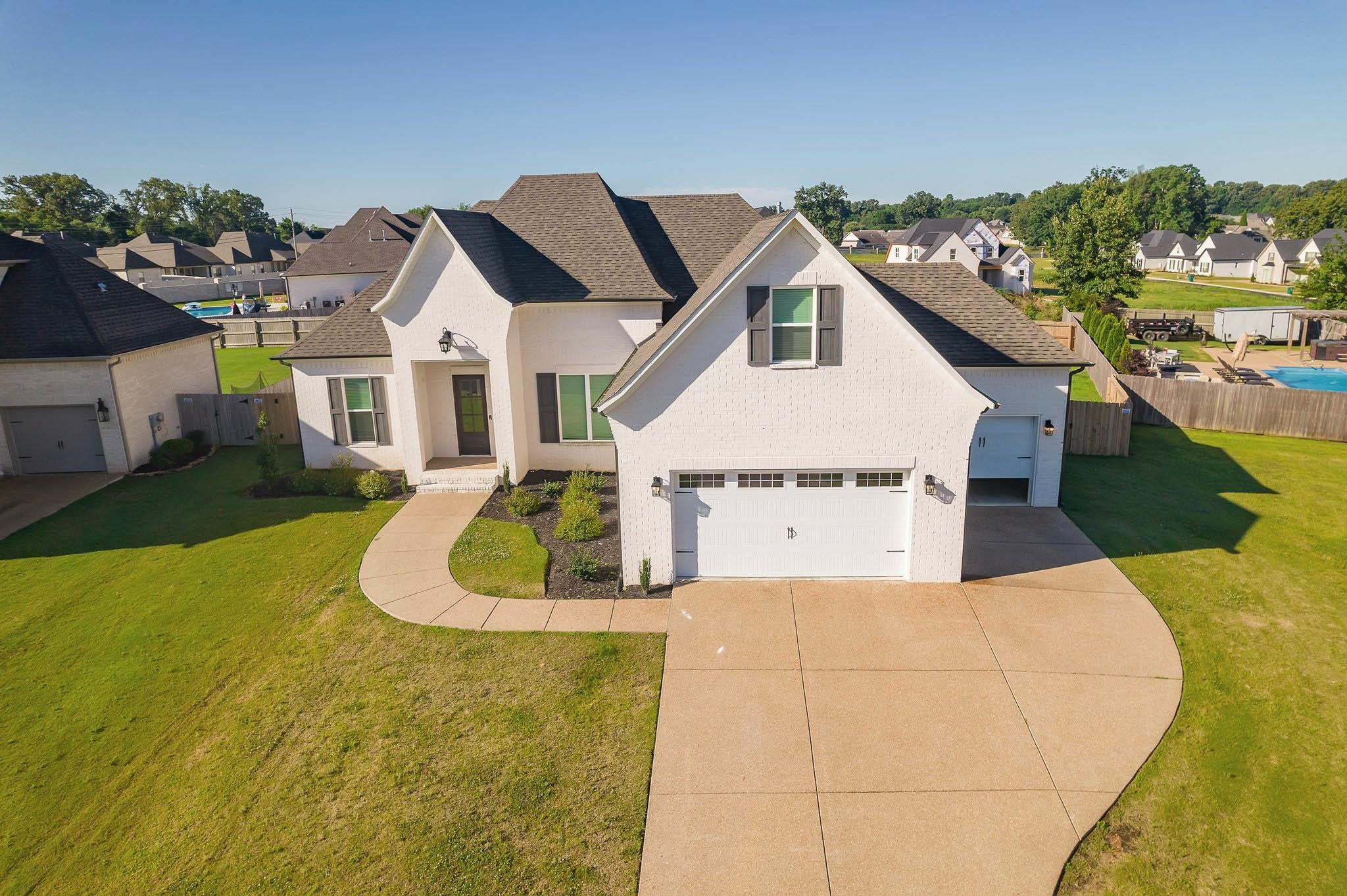 Scenic Lake Cv, Jackson, TN 38305