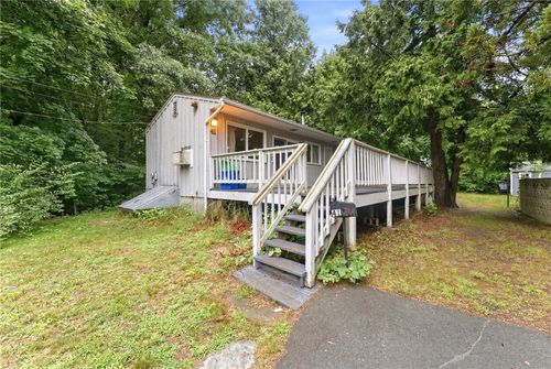 41 Shirley St, Warwick, RI, 02888-2622 | Card Image