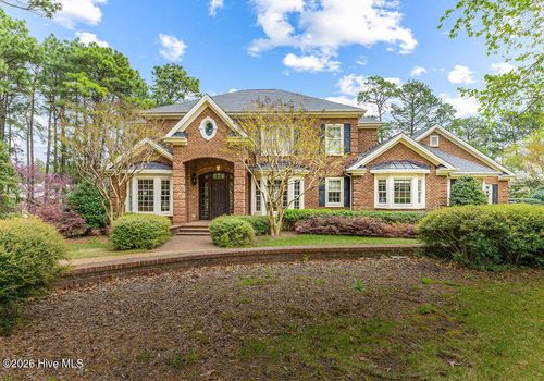 525 Lake Dornoch Dr, Pinehurst, NC, 28374-7157 | Card Image