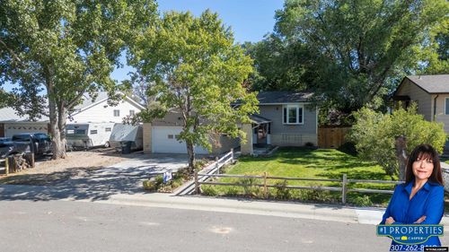 206 California Trl, Glenrock, WY, 82637-5092 | Card Image