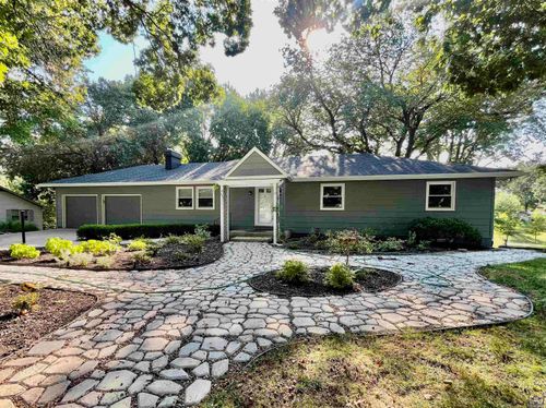 2048 Huntington Rd, Emporia, KS, 66801-5424 | Card Image