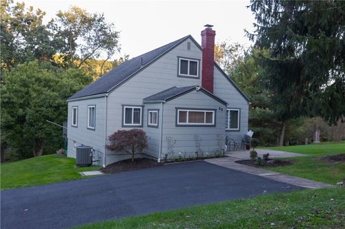 33 Mondine Ln, Oakdale, PA, 15071-1724 | Card Image