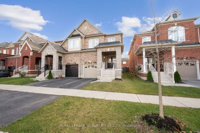 1074 Urell Way, House attached with 4 bedrooms, 3 bathrooms and 2 parking in Milton ON | Image 2