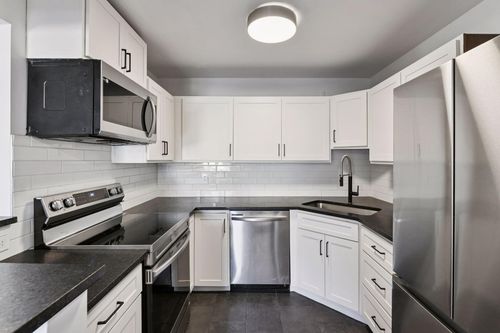 31-2030 Ridge Dr, Saint Louis Park, MN, 55416-3690 | Card Image