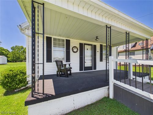90 S 3rd St, Parkersburg, WV, 26101-2101 | Card Image