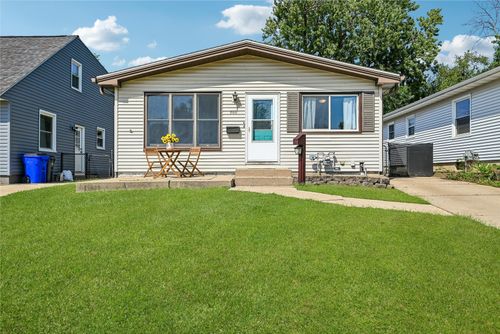 500 41st St, Cedar Rapids, IA, 52402-5652 | Card Image