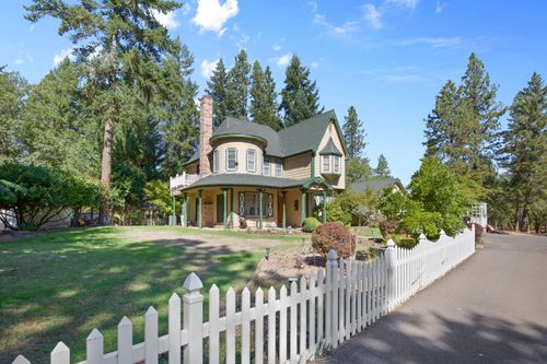 370 Becklin Dr, Merlin, OR, 97532-9708 | Card Image