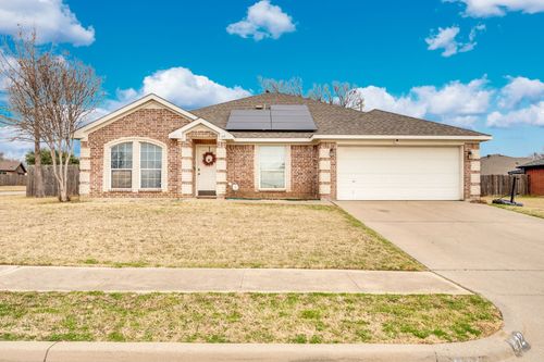 412 Barbara Jean Ln, Burleson, TX, 76028-5682 | Card Image