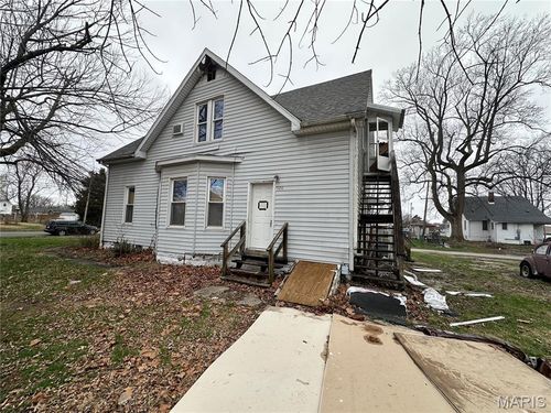 526 W 4th St, Centralia, IL, 62801-5425 | Card Image