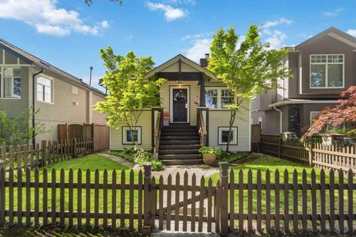 2628 William Street, Vancouver, BC, V5K2Y5 | Card Image