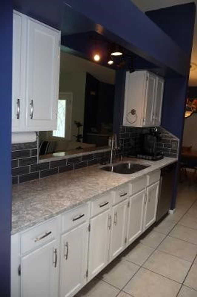 422 Avocado Ave, House other with 3 bedrooms, 2 bathrooms and null parking in SEBASTIAN FL | Image 9