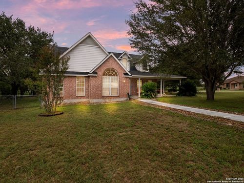 233 Garden Bnd, La Vernia, TX, 78121-9549 | Card Image