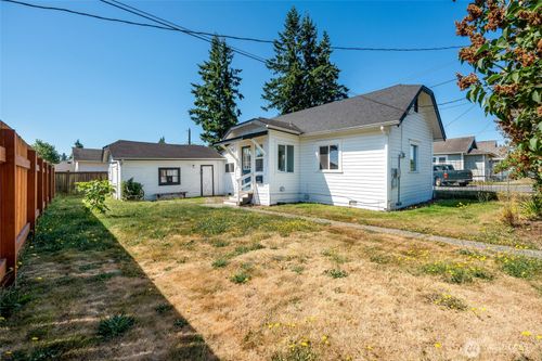 b-1702 Cedar St, Everett, WA, 98201-2151 | Card Image