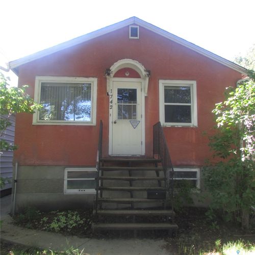1742 Quebec Street, Regina, SK, S4P1J3 | Card Image