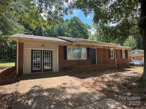 1502 Northwoods Dr, Kings Mountain, NC, 28086-4114 | Card Image