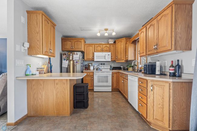 Kitchen | Image 8