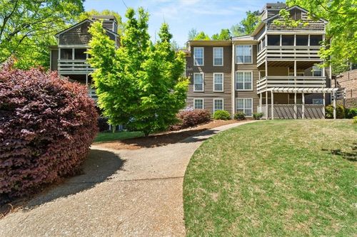 808 Riverview Dr Se, Marietta, GA, 30067-4882 | Card Image