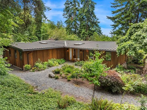 13633 Se 1st St, Bellevue, WA, 98005-3701 | Card Image