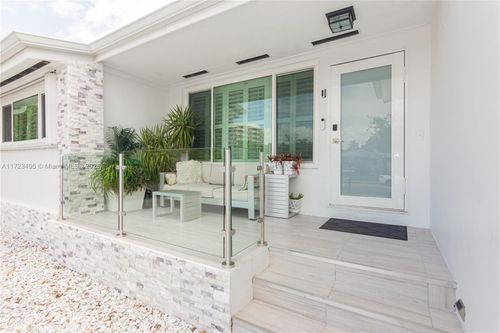 7549 Adventure Ave, North Bay Village, FL, 33141-4107 | Card Image
