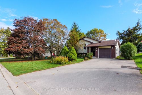 349 Taylor St, Bruce, ON, N0H2T0 | Card Image