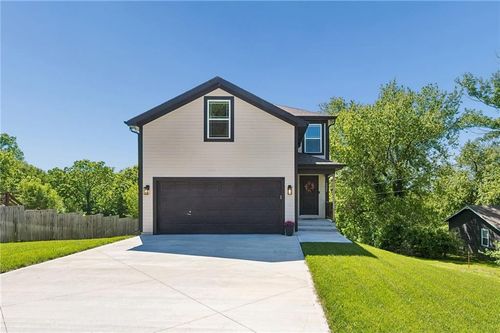 5232 N Cambridge Ave, Kansas City, MO, 64119-3327 | Card Image