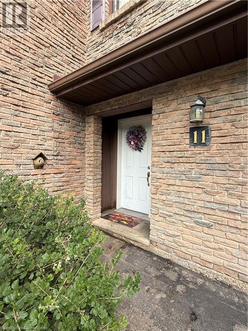 11-1250 Limeridge Rd E, Hamilton, ON, L8W1P1 | Card Image