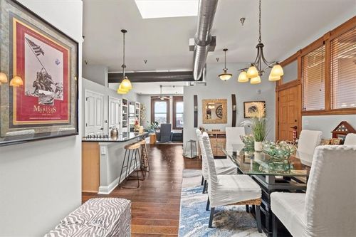 503-612 Central St, Kansas City, MO, 64105-1625 | Card Image