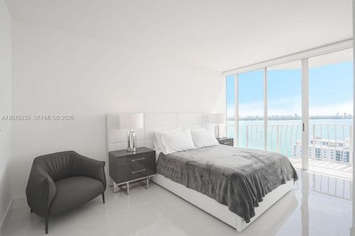 ph206-7601 Treasure Dr, North Bay Village, FL, 33141-4391 | Card Image