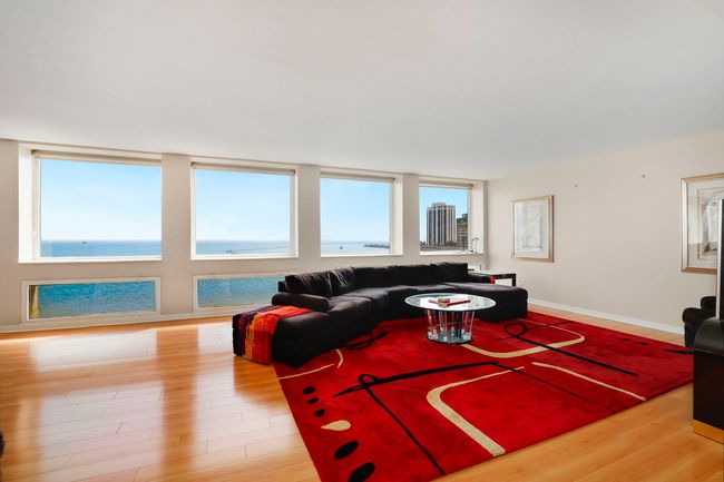 APT-17N - 1110 N Lake Shore Dr, Condo with 3 bedrooms, 3 bathrooms and 1 parking in CHICAGO IL | Image 4