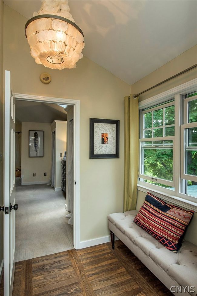 238 Higby Road, Sold in New Hartford Zoocasa