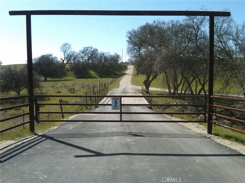0 1 Nickel Creek Road, San Miguel, CA, 93451 | Card Image